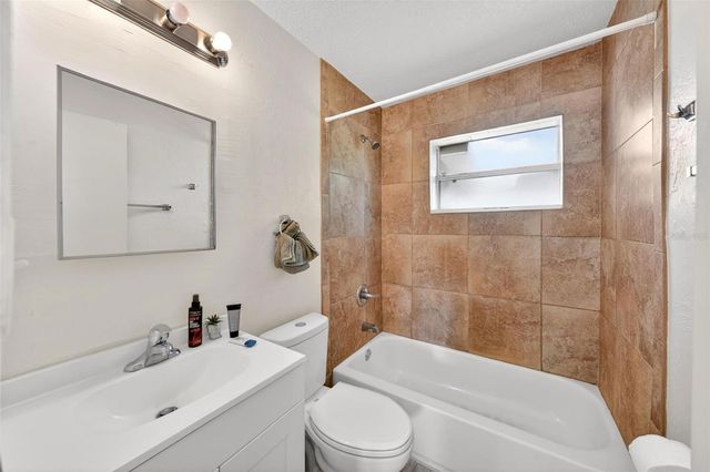 71 FAIRVIEW AVENUE, Ormond Beach, FL 32174