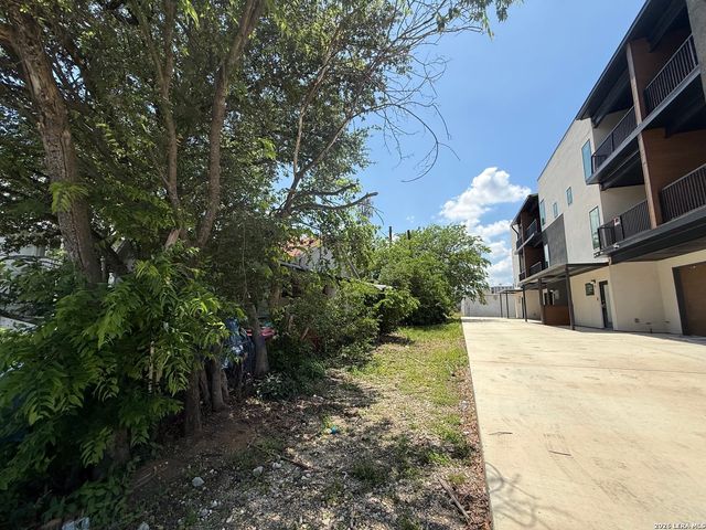 131 E Myrtle, San Antonio, TX 78212