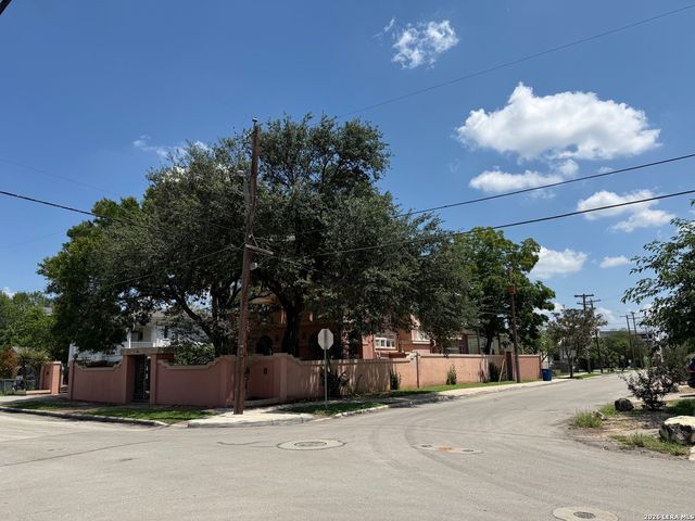 131 E Myrtle, San Antonio, TX 78212