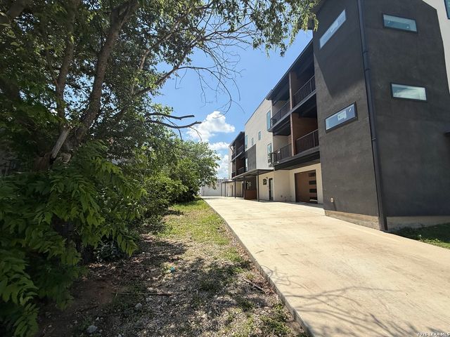 131 E Myrtle, San Antonio, TX 78212