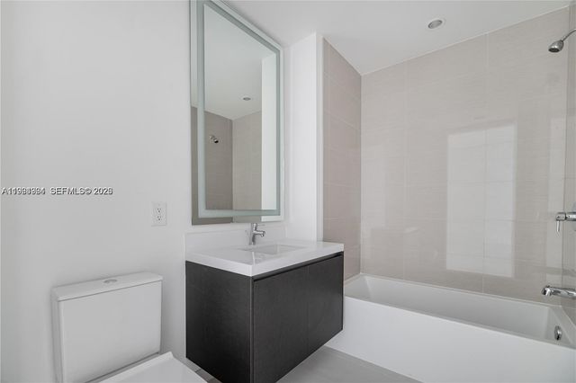 851 NE 1st Ave 4911, Miami, FL 33132