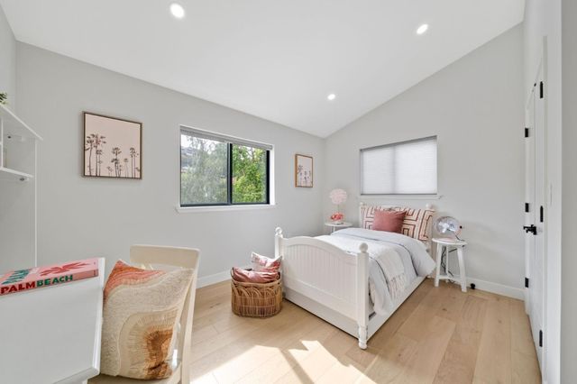 754 Cordilleras Avenue, San Carlos, CA 94070