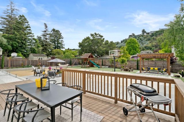 754 Cordilleras Avenue, San Carlos, CA 94070