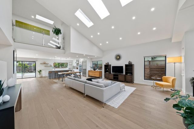 754 Cordilleras Avenue, San Carlos, CA 94070