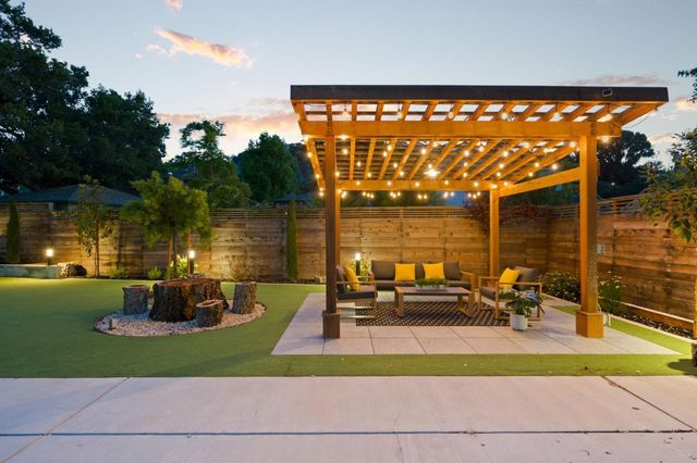 754 Cordilleras Avenue, San Carlos, CA 94070