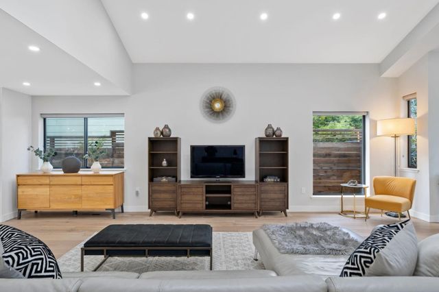 754 Cordilleras Avenue, San Carlos, CA 94070