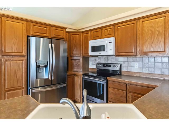 912 EDINBURGH Ct, Kelso, WA 98626