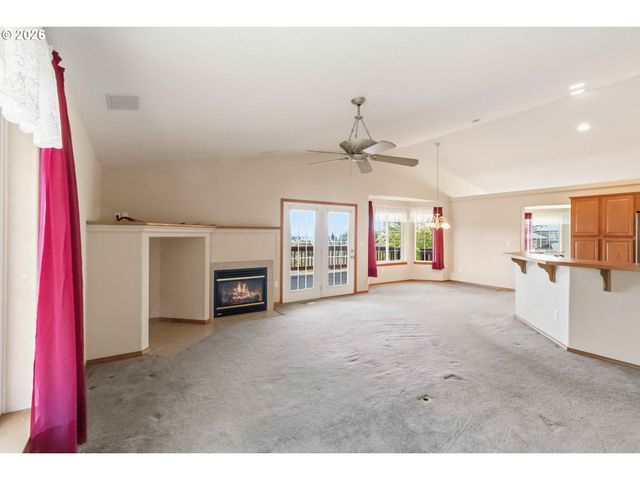 912 EDINBURGH Ct, Kelso, WA 98626