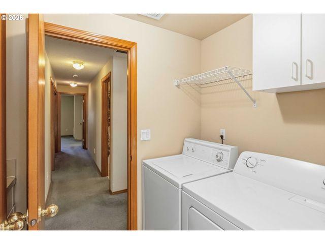 912 EDINBURGH Ct, Kelso, WA 98626