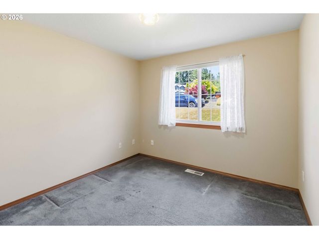 912 EDINBURGH Ct, Kelso, WA 98626
