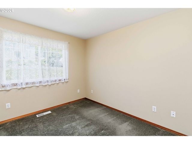 912 EDINBURGH Ct, Kelso, WA 98626