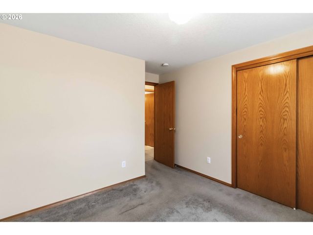 912 EDINBURGH Ct, Kelso, WA 98626