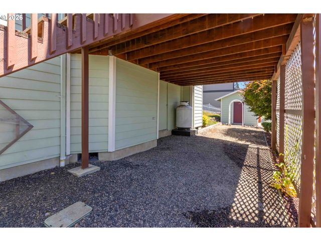 912 EDINBURGH Ct, Kelso, WA 98626