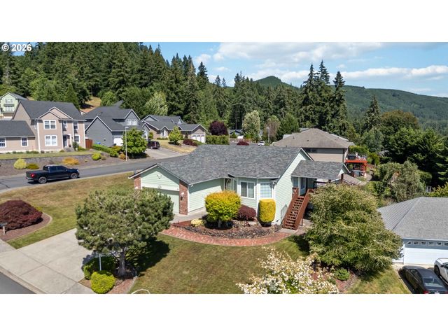912 EDINBURGH Ct, Kelso, WA 98626
