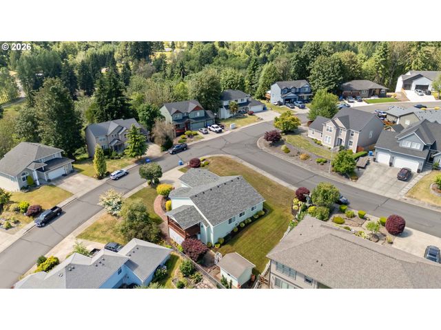 912 EDINBURGH Ct, Kelso, WA 98626