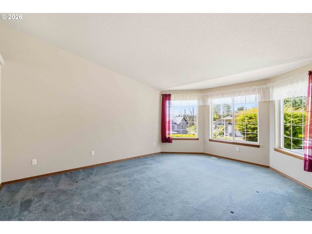 912 EDINBURGH Ct, Kelso, WA 98626