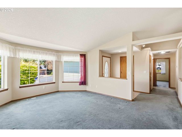 912 EDINBURGH Ct, Kelso, WA 98626
