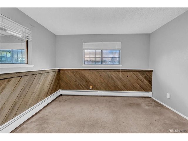 1701 Biscay St, Aurora, CO 80011