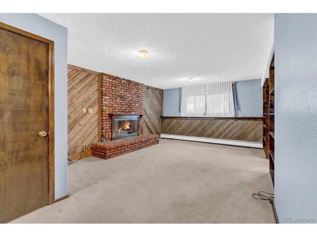 1701 Biscay St, Aurora, CO 80011