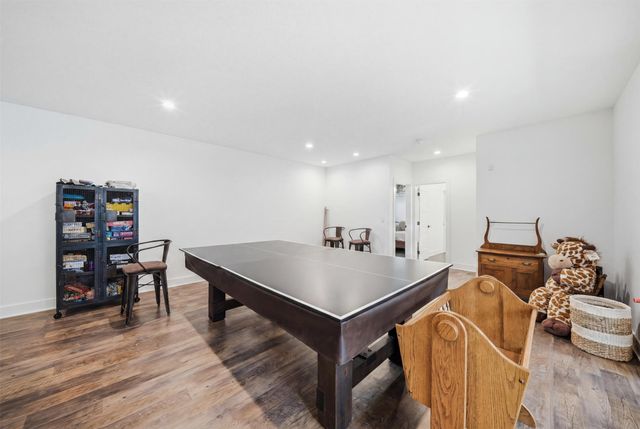 10400 Hidden Valley Drive, Johnston, IA 50131