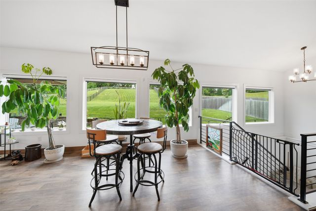 10400 Hidden Valley Drive, Johnston, IA 50131