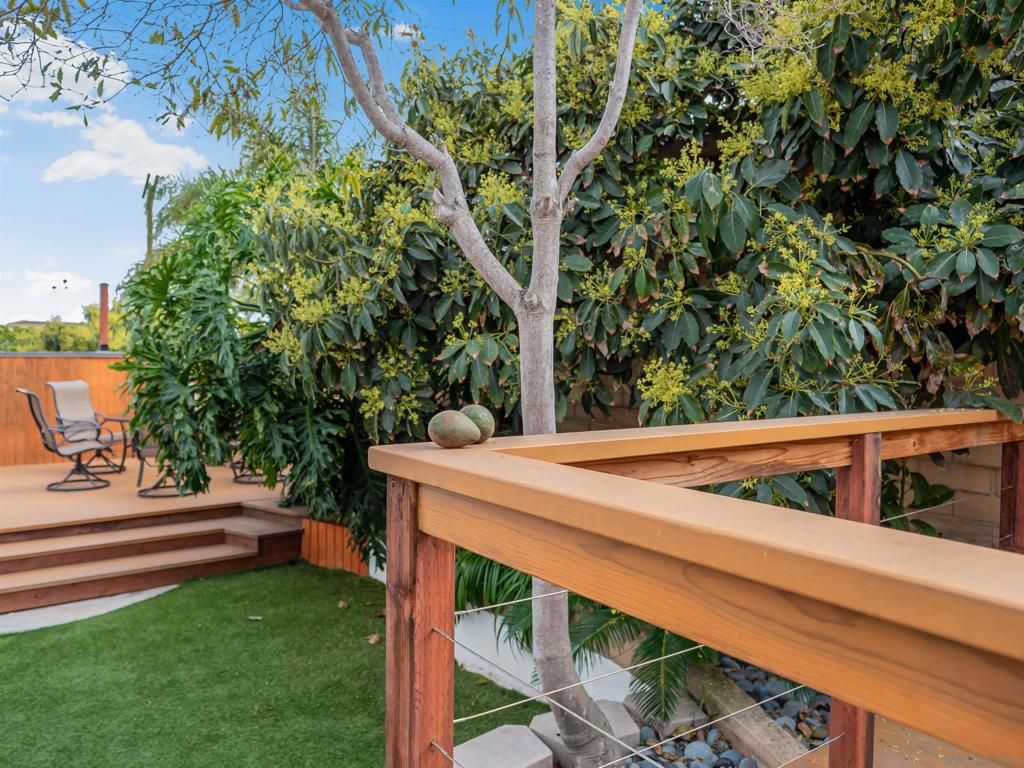 Image 4 of property listing at 3021 3023 Sterne, San Diego, CA 92106