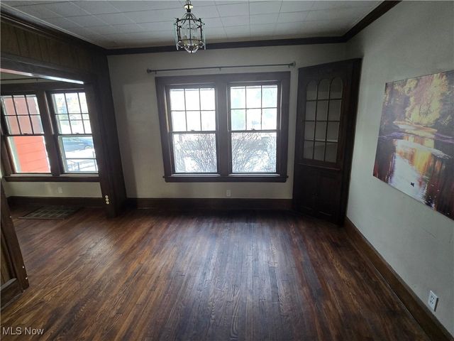 2048 Rossmoor Road, Cleveland Heights, OH 44118