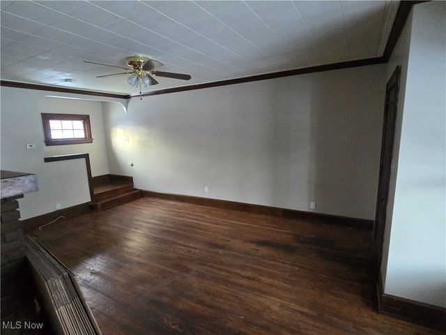 2048 Rossmoor Road, Cleveland Heights, OH 44118