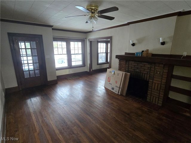 2048 Rossmoor Road, Cleveland Heights, OH 44118