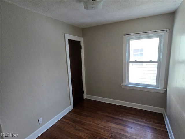 2048 Rossmoor Road, Cleveland Heights, OH 44118