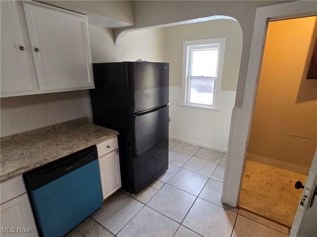 2048 Rossmoor Road, Cleveland Heights, OH 44118