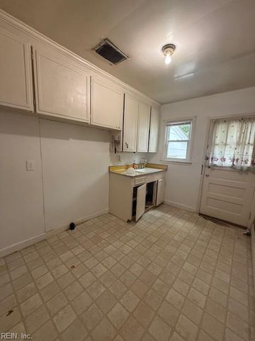 4111 Hamilton ST, Chesapeake, VA 23324