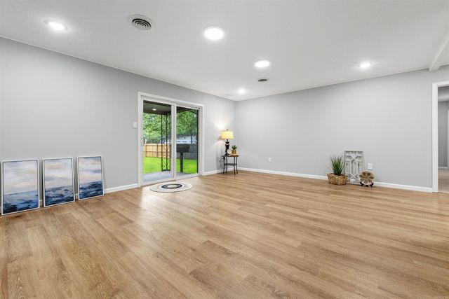 513 E Devon Avenue, Sherwood, AR 72120
