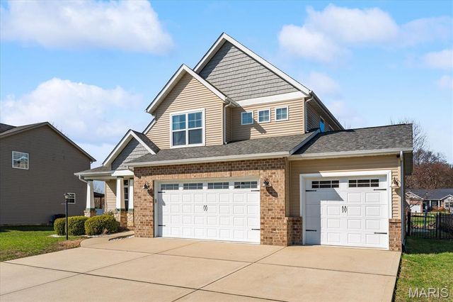 3119 Birmingham Drive, Glen Carbon, IL 62034