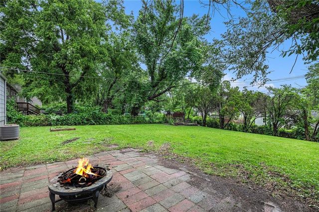 6131 Longwood Avenue, Kansas City, KS 66104