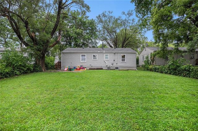 6131 Longwood Avenue, Kansas City, KS 66104