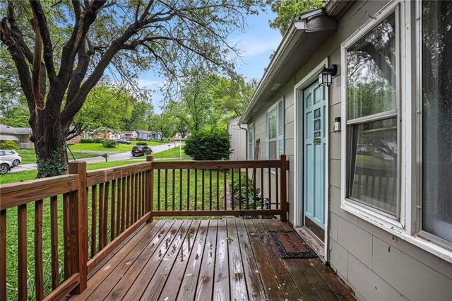 6131 Longwood Avenue, Kansas City, KS 66104