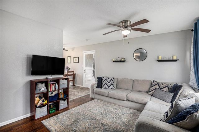 6131 Longwood Avenue, Kansas City, KS 66104