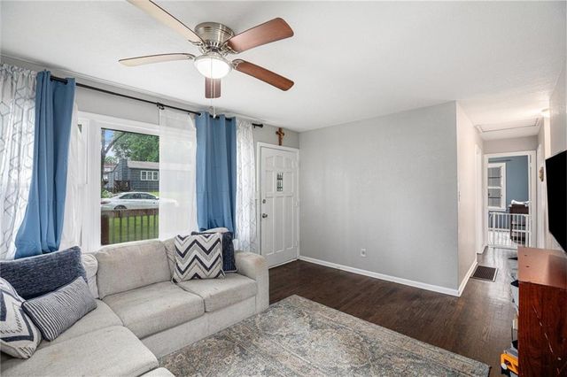 6131 Longwood Avenue, Kansas City, KS 66104