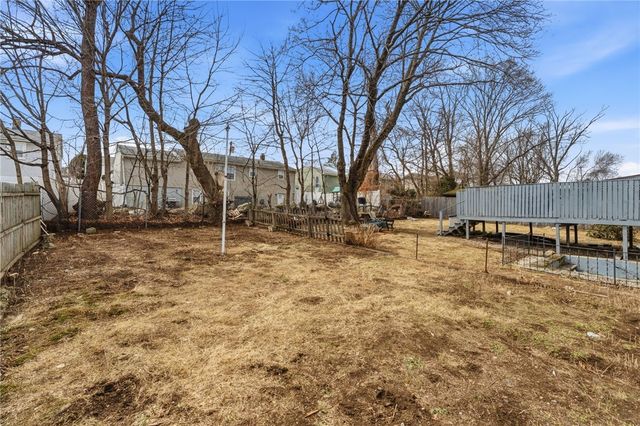 84 North View Avenue, Cranston, RI 02920