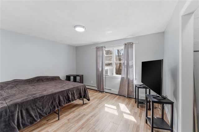 84 North View Avenue, Cranston, RI 02920