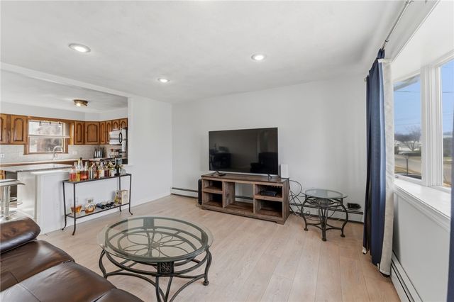 84 North View Avenue, Cranston, RI 02920