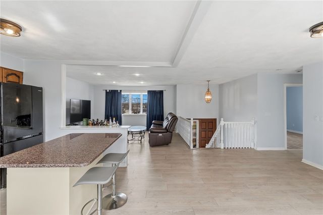 84 North View Avenue, Cranston, RI 02920