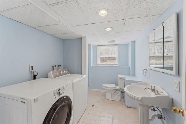 84 North View Avenue, Cranston, RI 02920