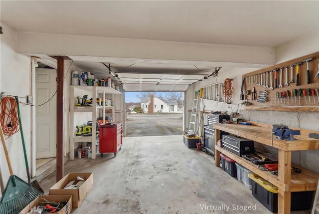 84 North View Avenue, Cranston, RI 02920