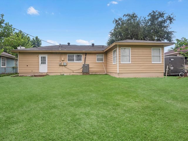 838 Rosewick Street, Houston, TX 77015