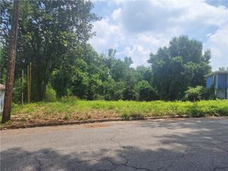2782 Mango NW Circle, Atlanta, GA 30318