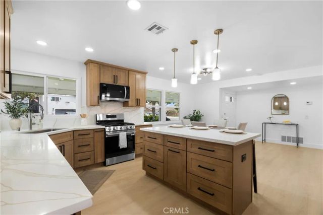 3230 N Pinewood Street, Orange, CA 92865