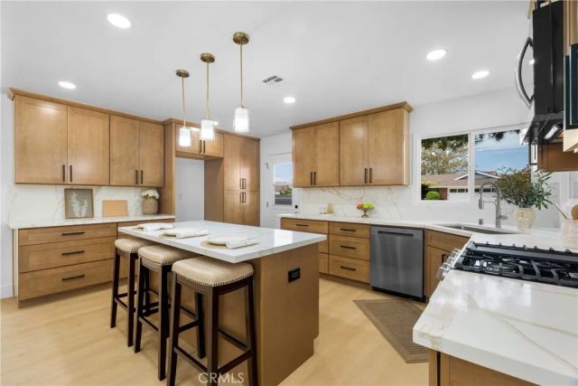 3230 N Pinewood Street, Orange, CA 92865