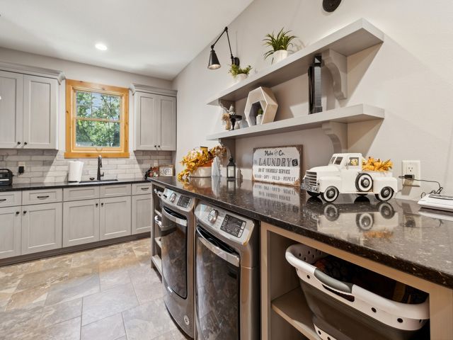 29054 Prospect Avenue, Adel, IA 50003
